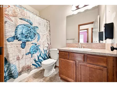 Bath - 18255 Antler Ave, Sandy, OR 97055 photo 4 of 4