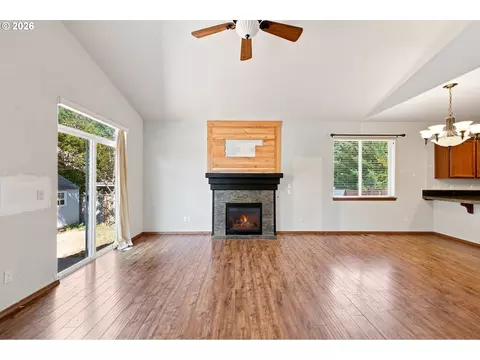 Living - 18255 Antler Ave, Sandy, OR 97055 photo 5 of 9