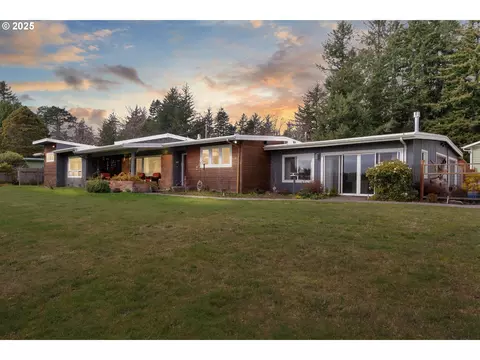 89222 Sutton Lake Dr, Florence, OR 97439