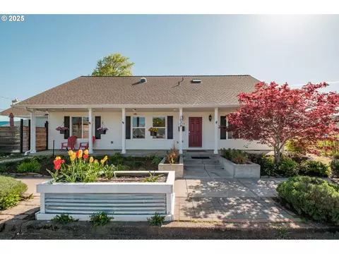 1039 Willetta St, Albany, OR 97321