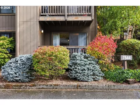 7544 SW Barnes Rd #C, Portland, OR 97225