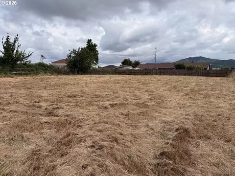 2496 R St, Springfield, OR 97477 photo 1