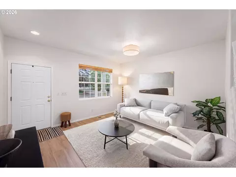 Living - 807 SE 197th Ave, Camas, WA 98607 photo 2 of 6