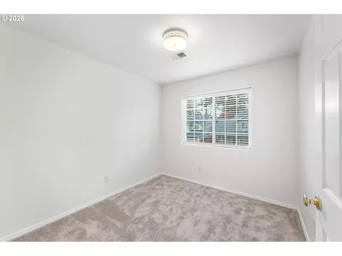 Bedroom - 807 SE 197th Ave, Camas, WA 98607 photo 5 of 8