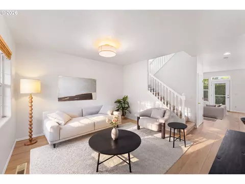 Living - 807 SE 197th Ave, Camas, WA 98607 photo 1 of 6
