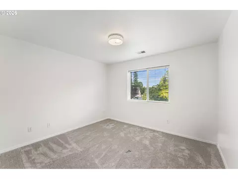 Bedroom - 807 SE 197th Ave, Camas, WA 98607 photo 1 of 8