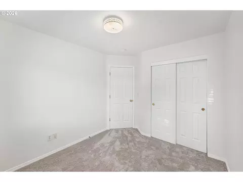 Bedroom - 807 SE 197th Ave, Camas, WA 98607 photo 6 of 8