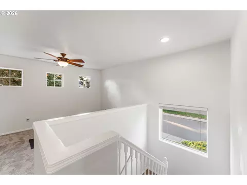 Living - 807 SE 197th Ave, Camas, WA 98607 photo 6 of 6