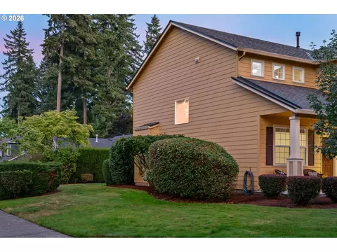 Exterior - 807 SE 197th Ave, Camas, WA 98607 photo 6 of 7