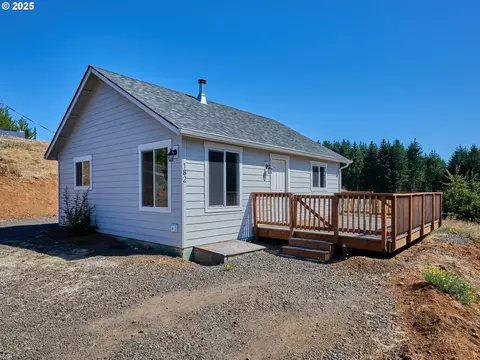 182 NE 5th St, Willamina, OR 97396