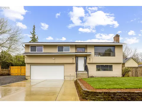 1187 NE Centurion Dr, Gresham, OR 97030