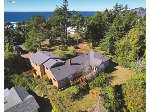 2225 NW Oceanview Dr, Newport, OR 97365