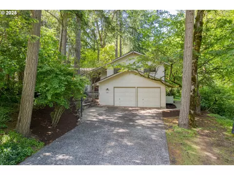 2891 Timberline Dr, Eugene, OR 97405