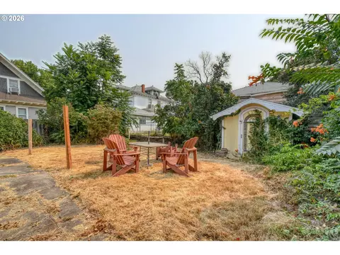 Exterior - 114 SE 7th St, Pendleton, OR 97801 photo 3 of 6