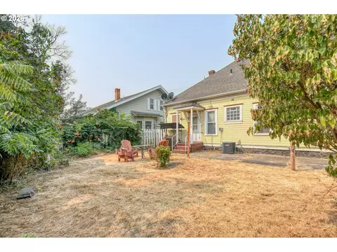 Exterior - 114 SE 7th St, Pendleton, OR 97801 photo 6 of 6