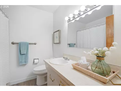 Bath - 1304 NE Hogan Dr, Gresham, OR 97030 photo 2 of 2