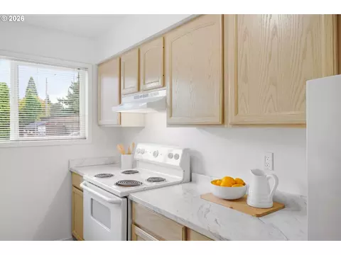 Kitchen - 1304 NE Hogan Dr, Gresham, OR 97030 photo 1 of 1