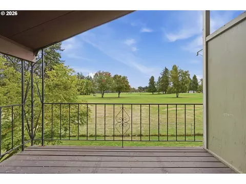 Exterior - 1304 NE Hogan Dr, Gresham, OR 97030 photo 3 of 4