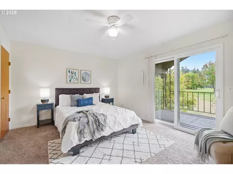 Bedroom - 1304 NE Hogan Dr, Gresham, OR 97030 photo 3 of 5