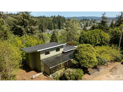1390 Washington Ave, Coos Bay, OR 97420