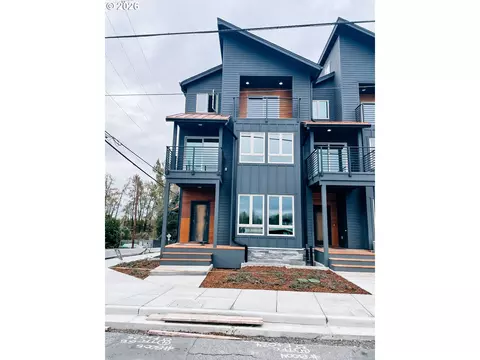 302 N Bridgeton Rd, Portland, OR 97217