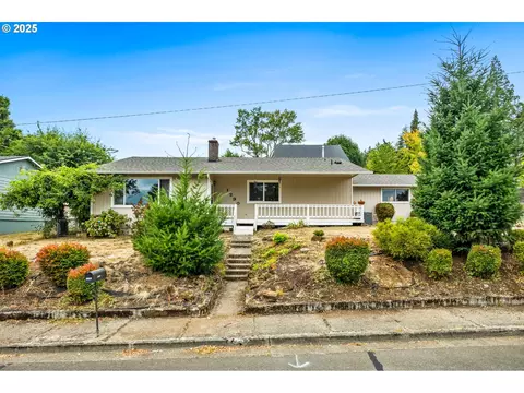 1290 Evergreen Ln, Sweet Home, OR 97386