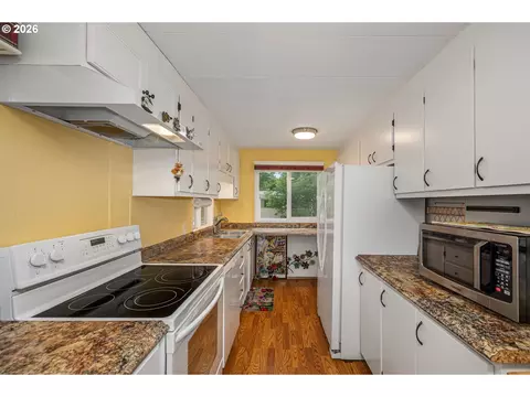 1475 Green Acres Rd #159, Eugene, OR 97408 photo 5