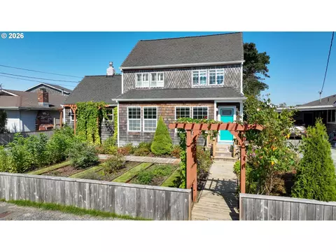810 16th Ave, Seaside, OR 97138
