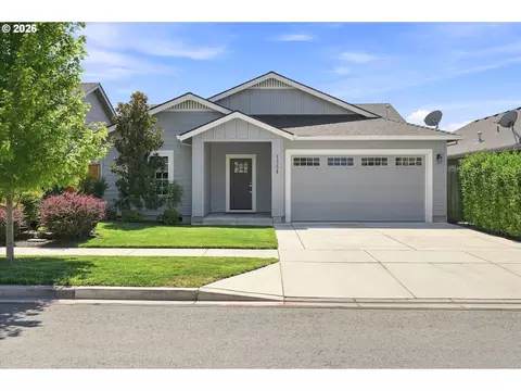 1754 Dragon Tail Pl, Medford, OR 97504