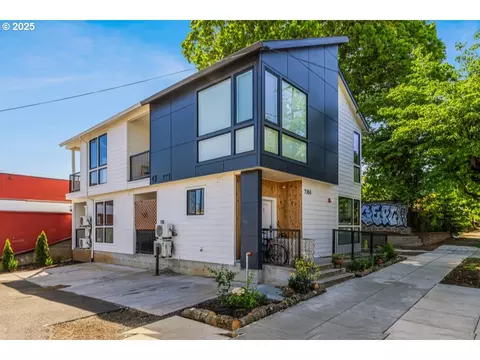 7360 N Atlantic Ave #2, Portland, OR 97217