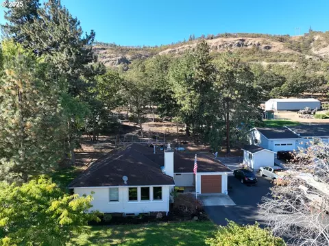 2534 W 10th St, The Dalles, OR 97058