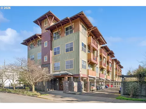 400 NE 100th Ave #406, Portland, OR 97220