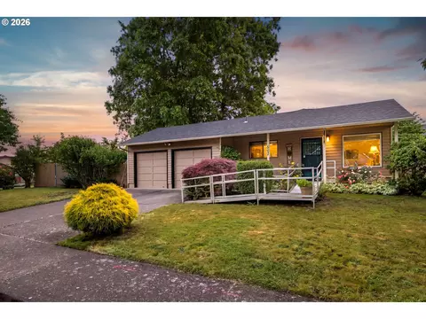 667 SE 5th Ave, Canby, OR 97013