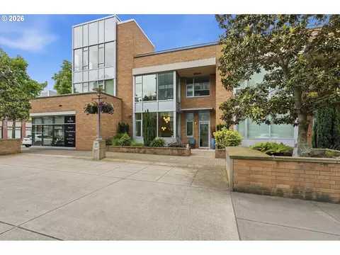 1900 S River Dr #N112, Portland, OR 97201