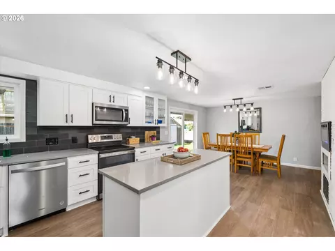 6731 Thurston Rd, Springfield, OR 97478 photo 19