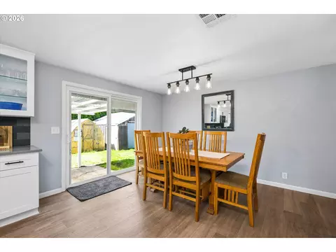 6731 Thurston Rd, Springfield, OR 97478 photo 20