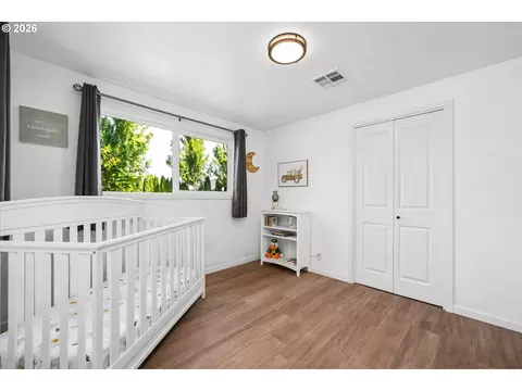 6731 Thurston Rd, Springfield, OR 97478 photo 32