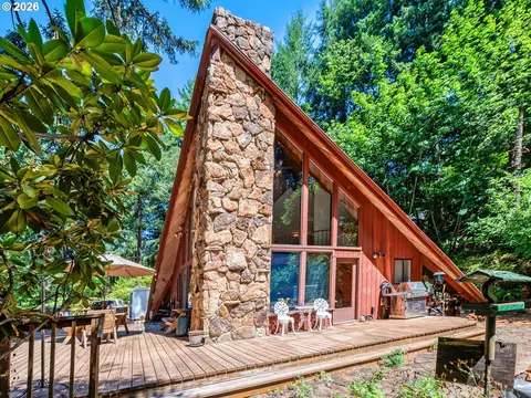 32018 Camas Swale Rd, Creswell, OR 97426