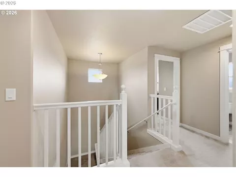 Entry Way - 1285 Tirion Ave, Eugene, OR 97404 photo 3 of 3