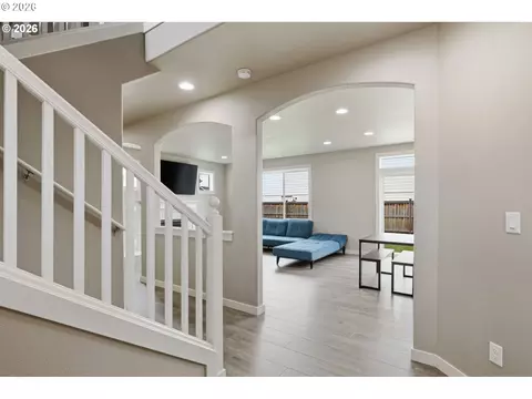 Entry Way - 1285 Tirion Ave, Eugene, OR 97404 photo 1 of 3