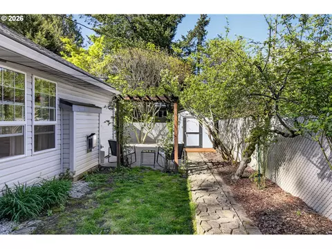 Exterior - 797 NW Wallula Ave, Gresham, OR 97030 photo 6 of 10