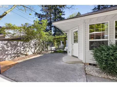 Exterior - 797 NW Wallula Ave, Gresham, OR 97030 photo 5 of 10