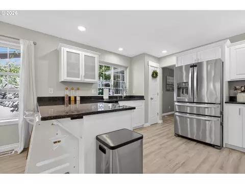 Kitchen - 797 NW Wallula Ave, Gresham, OR 97030 photo 1 of 4
