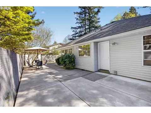 Exterior - 797 NW Wallula Ave, Gresham, OR 97030 photo 9 of 10