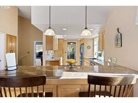 Kitchen - 2533 Moon Mountain Dr, Eugene, OR 97403 photo 4 of 7