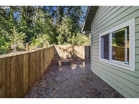 Exterior - 2533 Moon Mountain Dr, Eugene, OR 97403 photo 5 of 7