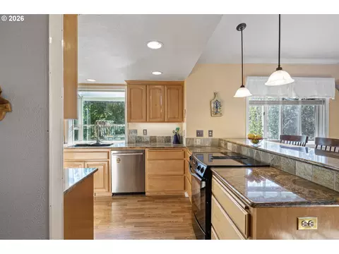 Kitchen - 2533 Moon Mountain Dr, Eugene, OR 97403 photo 1 of 7