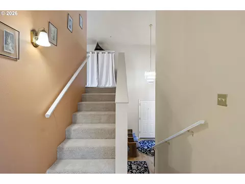 Entry Way - 2533 Moon Mountain Dr, Eugene, OR 97403 photo 6 of 6