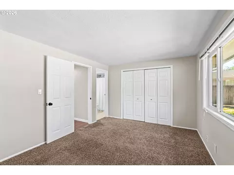 Bedroom - 3187 Alyndale Dr, Eugene, OR 97404 photo 2 of 7