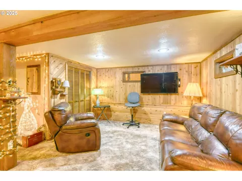 Living - 444 N 3rd St, Athena, OR 97813 photo 7 of 7